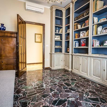 Ferrhouse Charm In Florence Two Lifts Buitenkant foto