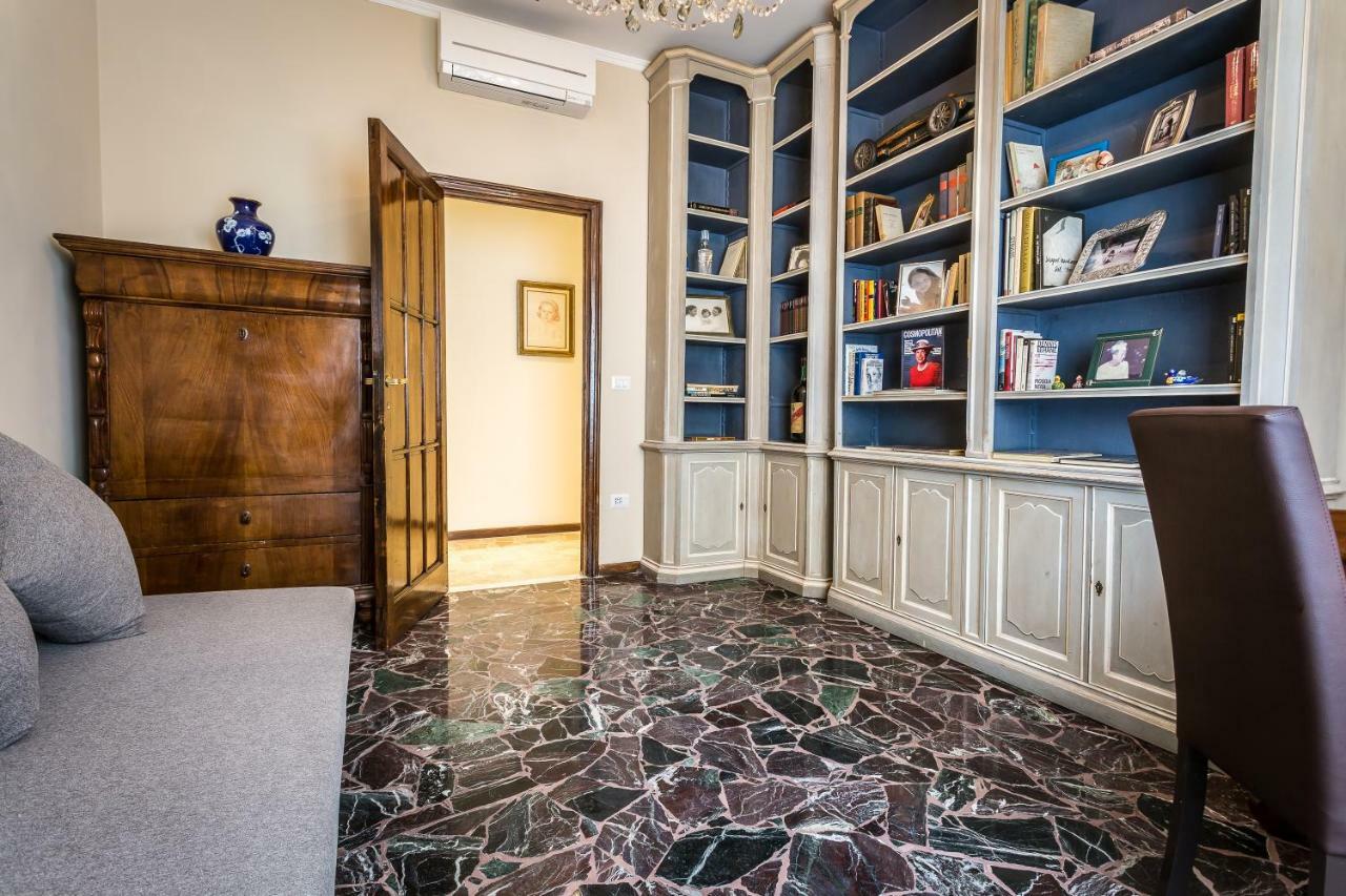 Ferrhouse Charm In Florence Two Lifts Buitenkant foto